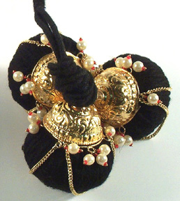 Round Kunjam with stones or pearls